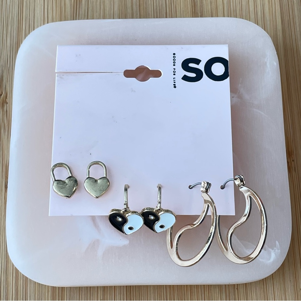 Yin and yang heart gold, white, and black earrings